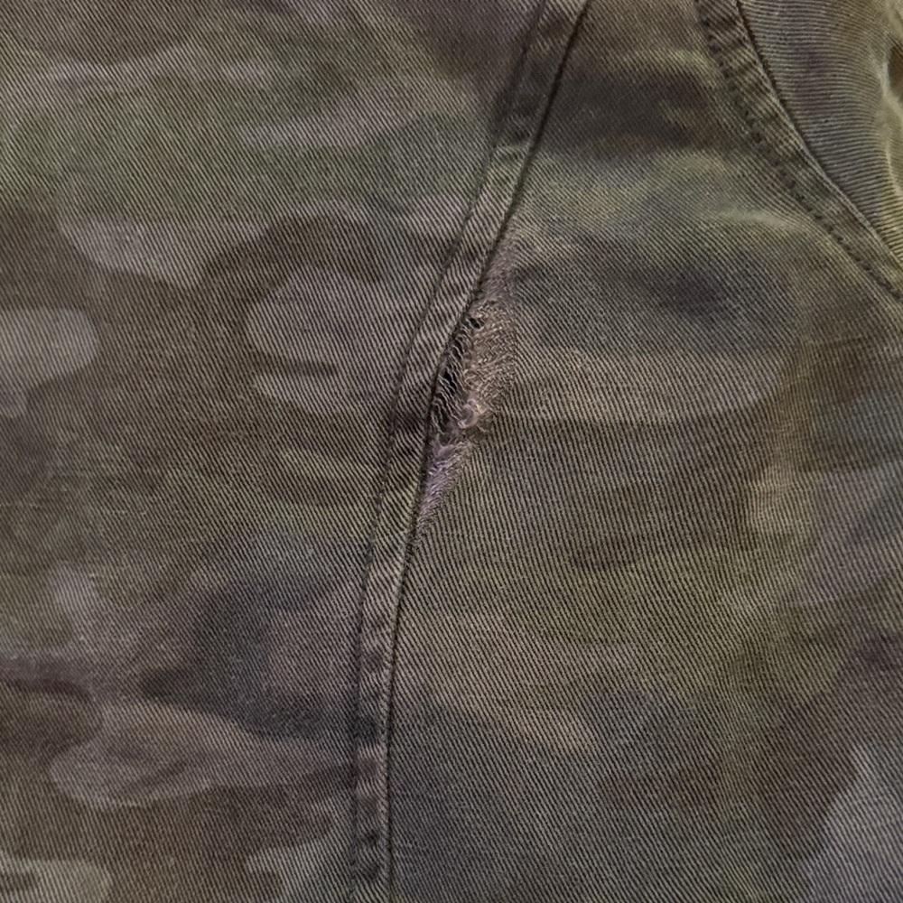 Sanctuary Camo-Print Olive Bomber Jacket with Black Trim - Picture 5 of 6